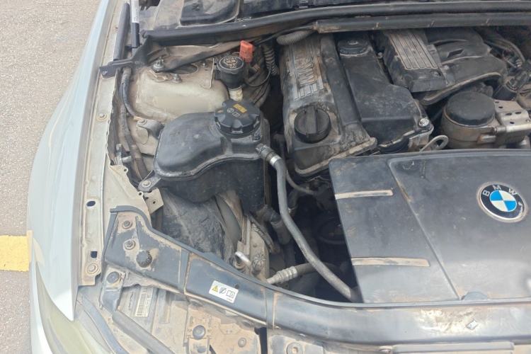 Used BMW 3 Series 2011 320i Sport Edition Engine Bay Right