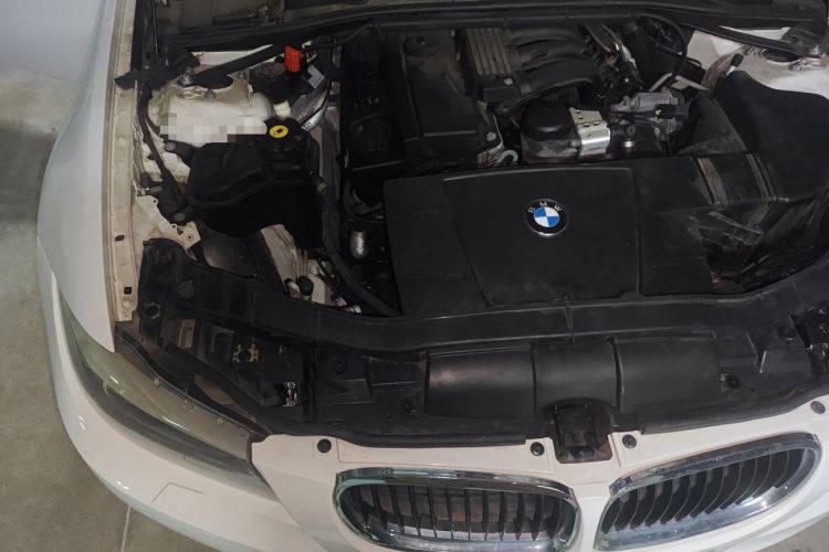 Used BMW 3 Series 2011 320i Sport Edition Engine Bay Right