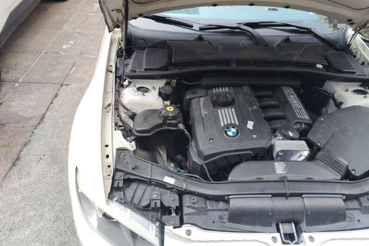 Used BMW 3 Series 2011 325i Convertible Coupe Engine Bay Right