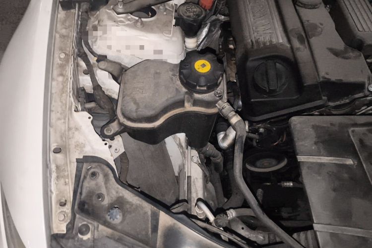 Used BMW 3 Series 2011 318i Leading Model Engine Bay Right