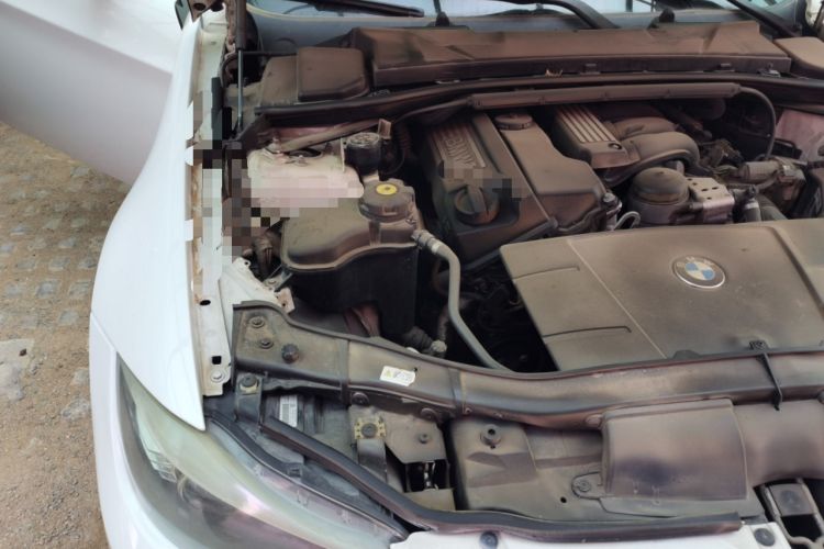 Used BMW 3 Series 2011 320i Sport Edition Engine Bay Right