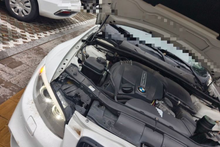 Used BMW 3 Series 2011 335i Convertible Coupe Engine Bay Right