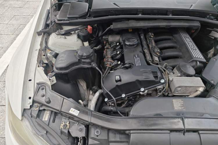 Used BMW 3 Series 2011 325i Sport Edition Engine Bay Right