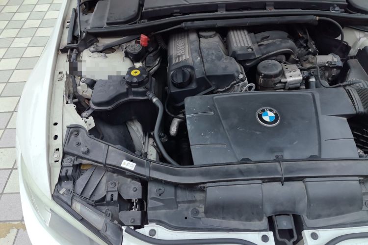 Used BMW 3 Series 2011 320i Convertible Coupe Engine Bay Right