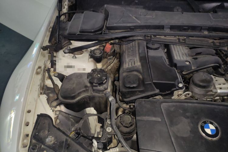 Used BMW 3 Series 2011 320i Convertible Coupe Engine Bay Right