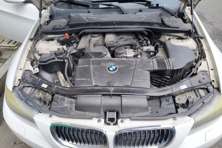 Used BMW 3 Series 2011 320i Luxury Edition Engine Bay