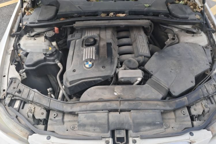 Used BMW 3 Series 2011 325i Sport Edition Engine Bay
