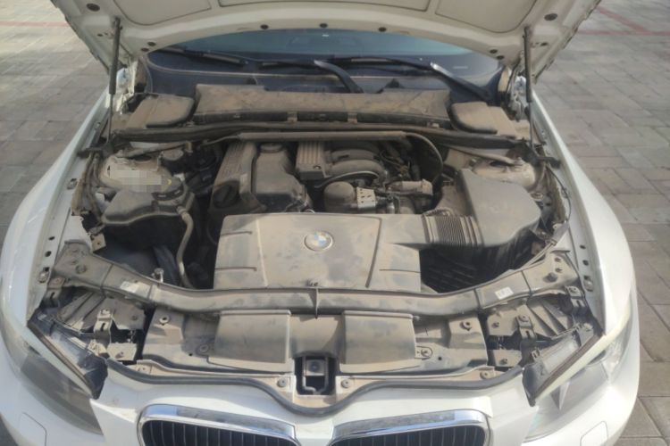 Used BMW 3 Series 2011 320i Convertible Coupe Engine Bay