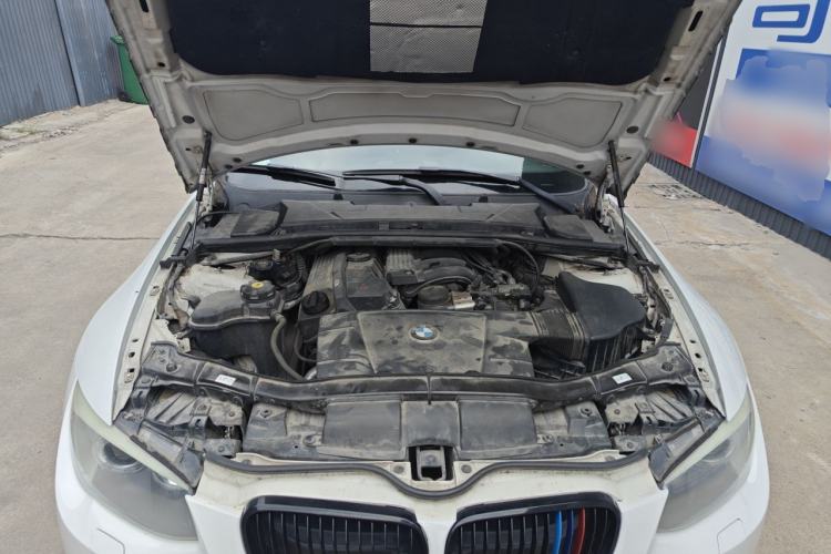 Used BMW 3 Series 2011 320i Convertible Coupe Engine Bay