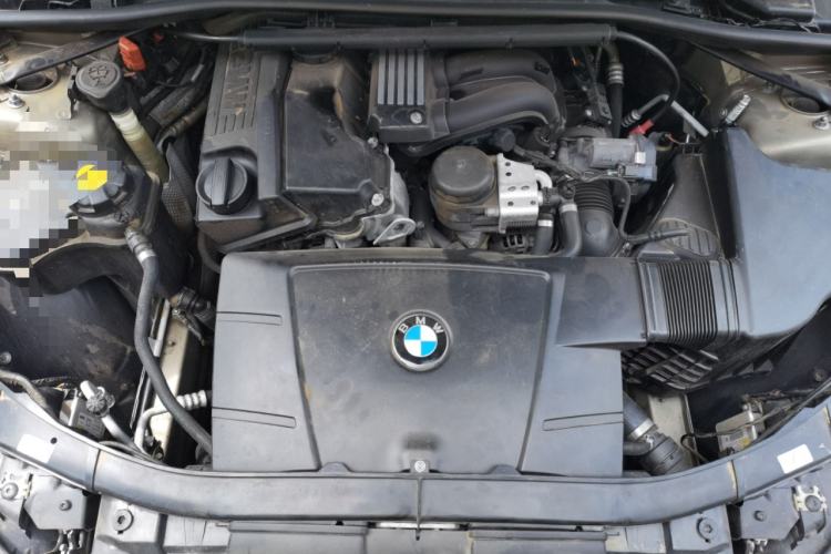 Used BMW 3 Series 2011 320i Luxury Edition Engine Bay