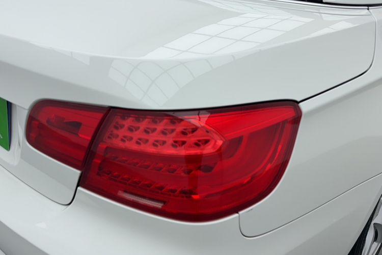Used BMW 3 Series 2011 320i Convertible Coupe Exterior 3