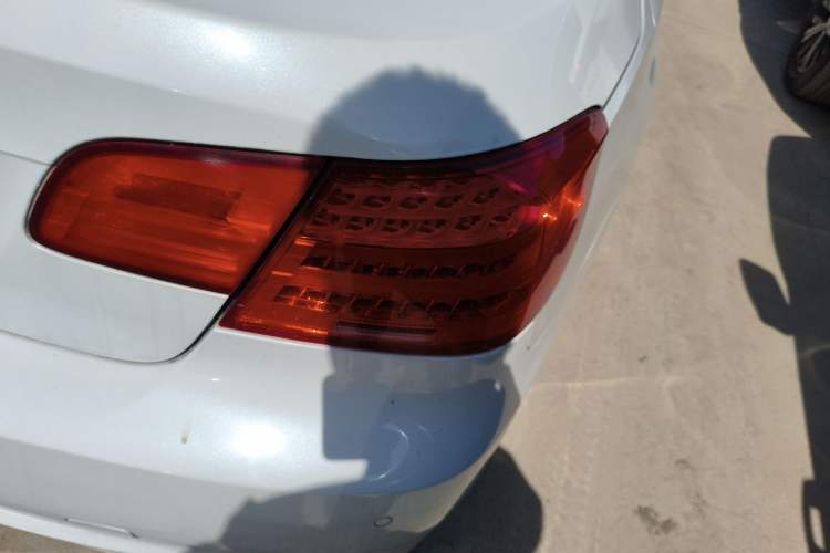 Used BMW 3 Series 2011 320i Convertible Coupe Exterior 3