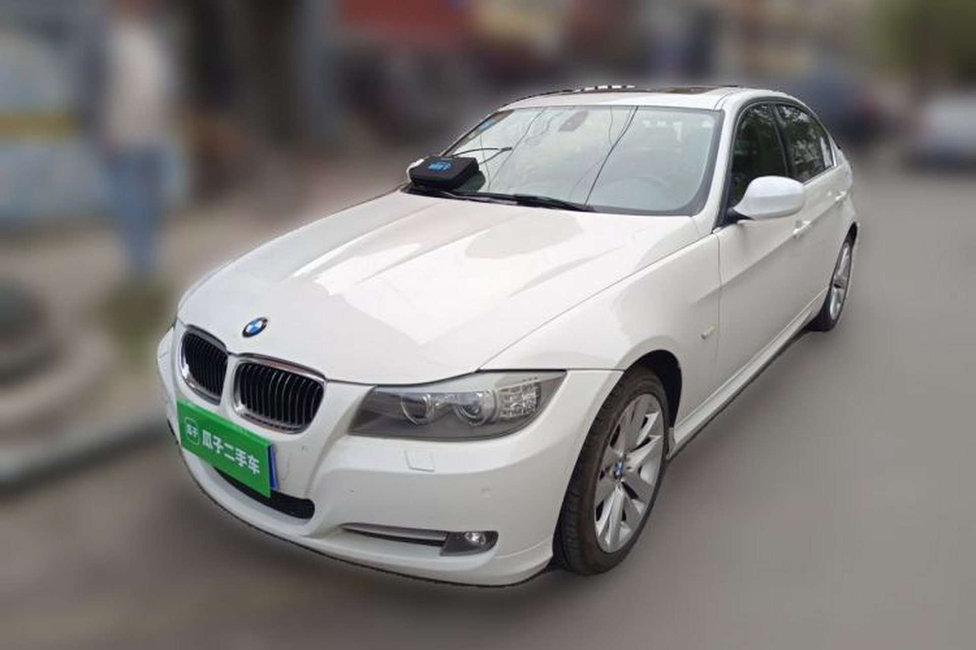 Used BMW 3 Series 2011 320i Luxury Edition Front Left 45 Deg