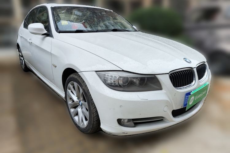 Used BMW 3 Series 2011 320i Luxury Edition Front Right 45 Deg
