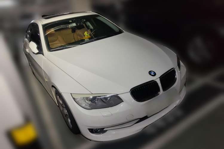 Used BMW 3 Series 2011 320i Coupe Front Right 45 Deg
