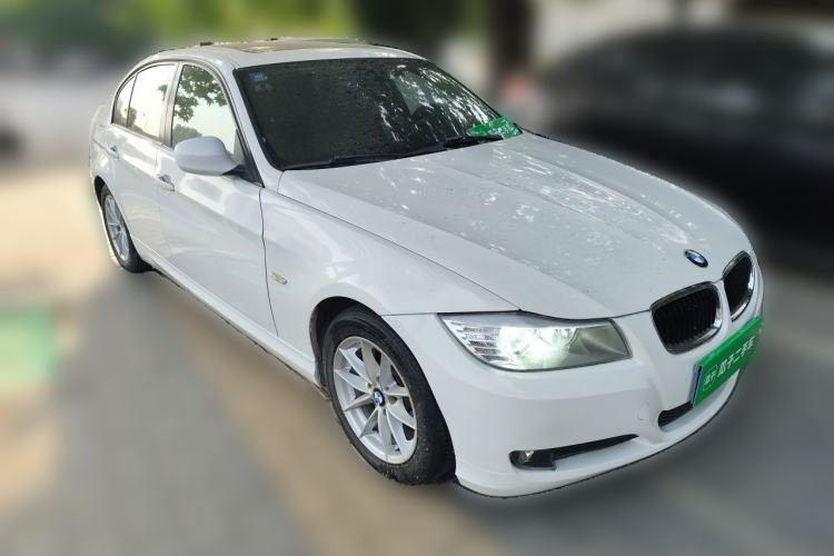 Used BMW 3 Series 2011 318i Leading Model Front Right 45 Deg