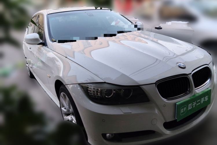 Used BMW 3 Series 2011 320i Luxury Edition Front Right 45 Deg