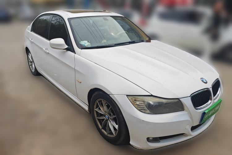 Used BMW 3 Series 2011 318i Leading Model Front Right 45 Deg