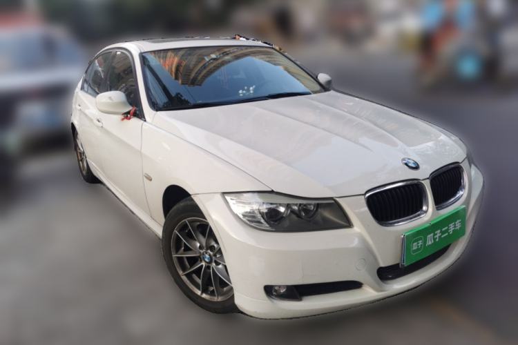 Used BMW 3 Series 2011 318i Leading Model Front Right 45 Deg