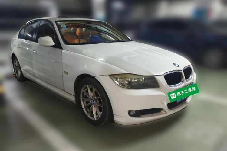 Used BMW 3 Series 2011 318i Leading Model Front Right 45 Deg