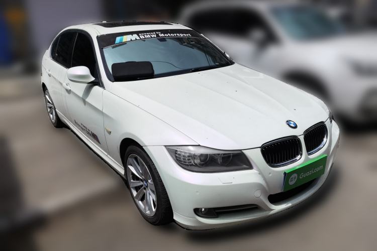 Used BMW 3 Series 2011 320i Luxury Edition Front Right 45 Deg