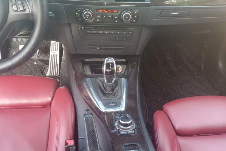 Used BMW 3 Series 2011 335i Convertible Coupe Gear Lever