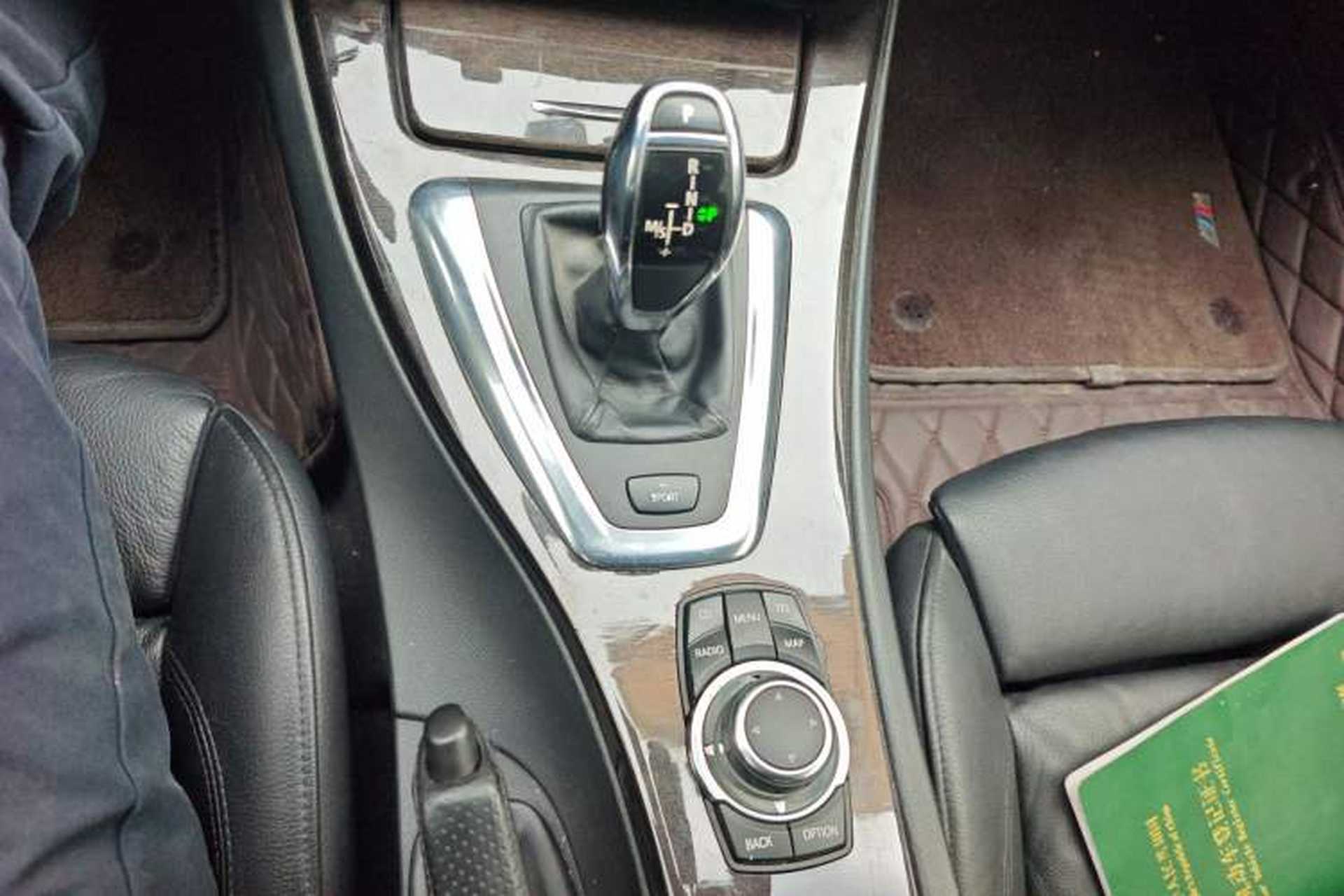 Used BMW 3 Series 2011 335i two-door coupe Gear Lever
