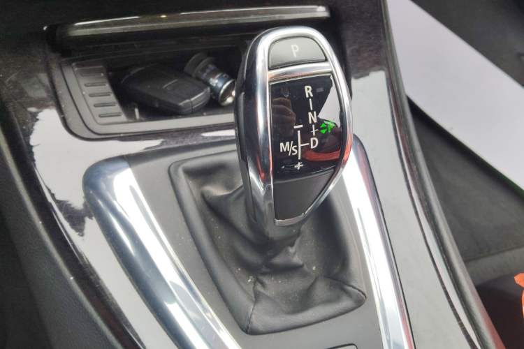 Used BMW 3 Series 2011 335i Convertible Coupe Gear Lever
