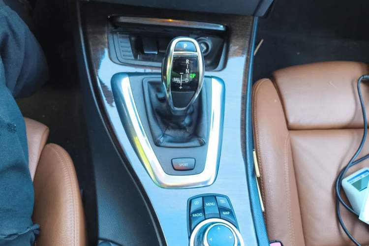 Used BMW 3 Series 2011 335i Convertible Coupe Gear Lever