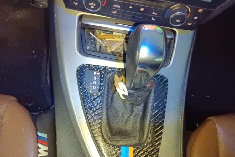 Used BMW 3 Series 2011 320i Convertible Coupe Gear Lever