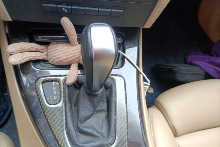 Used BMW 3 Series 2011 325i Luxury Edition Gear Lever