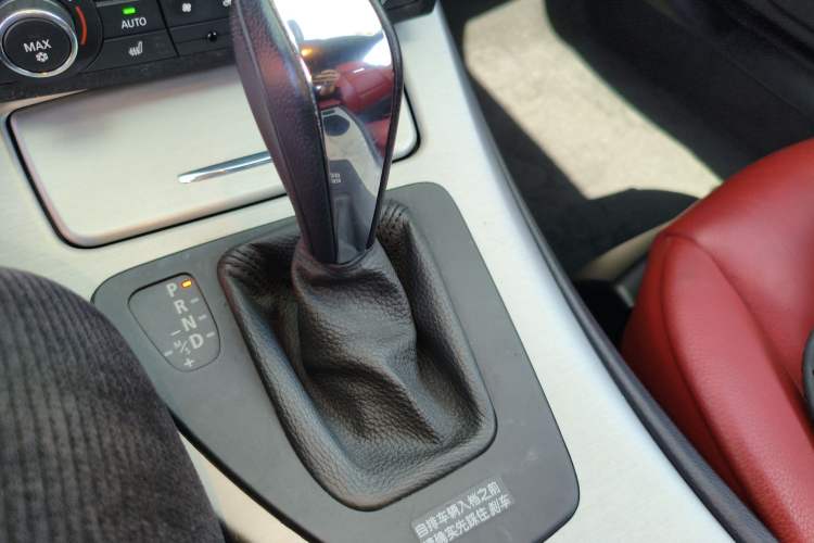 Used BMW 3 Series 2011 320i Convertible Coupe Gear Lever