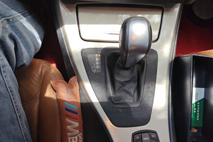 Used BMW 3 Series 2011 320i Luxury Edition Gear Lever