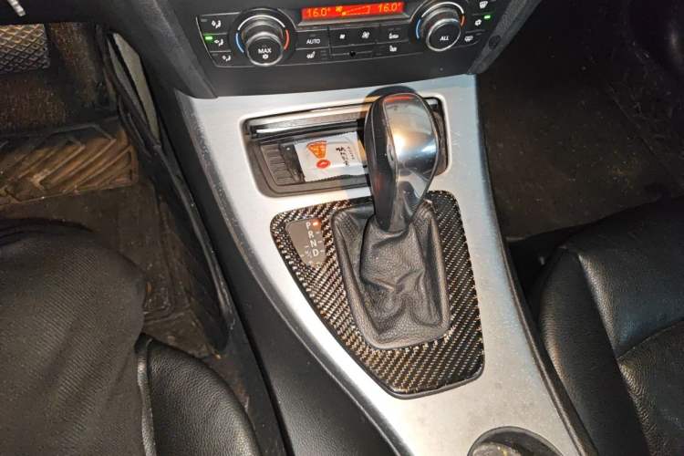 Used BMW 3 Series 2011 325i Convertible Coupe Gear Lever