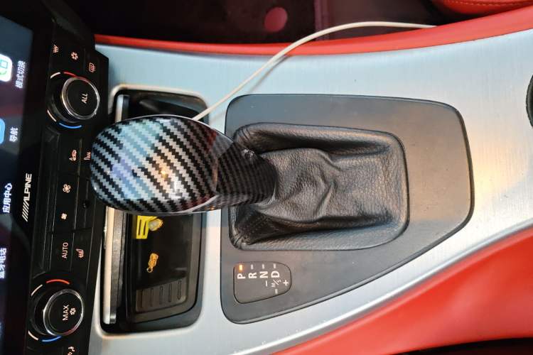 Used BMW 3 Series 2011 325i Convertible Coupe Gear Lever