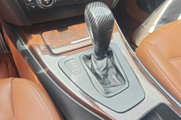 Used BMW 3 Series 2011 320i Sport Edition Gear Lever