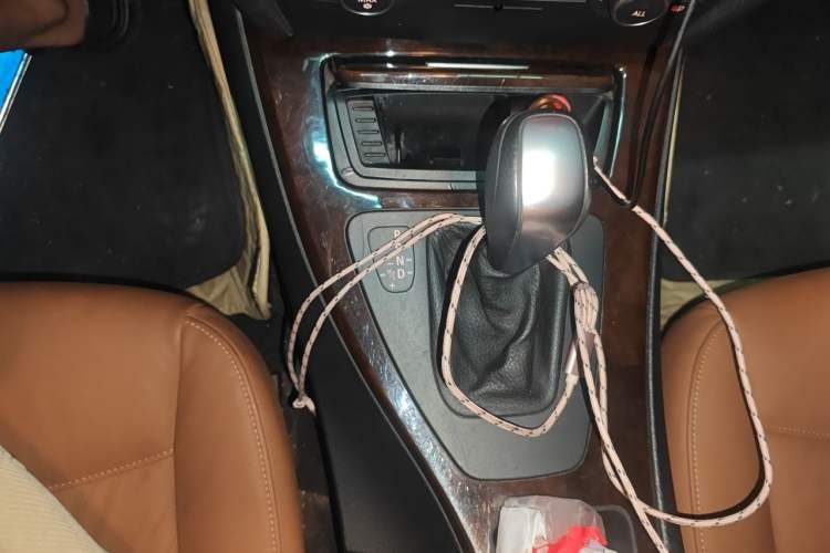 Used BMW 3 Series 2011 320i Sport Edition Gear Lever