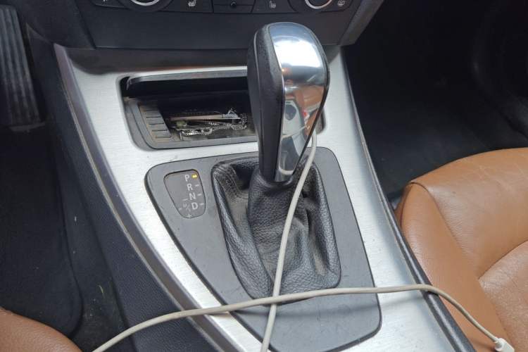 Used BMW 3 Series 2011 320i Convertible Coupe Gear Lever