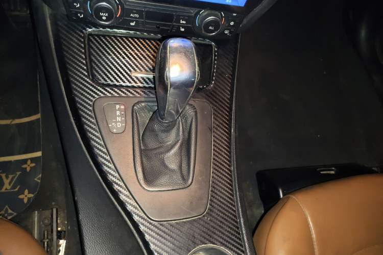 Used BMW 3 Series 2011 320i Convertible Coupe Gear Lever