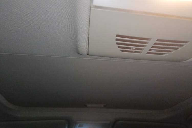 Used BMW 3 Series 2011 320i Luxury Edition Headliner