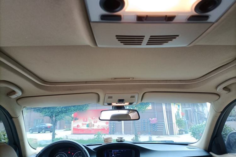 Used BMW 3 Series 2011 325i Luxury Edition Headliner
