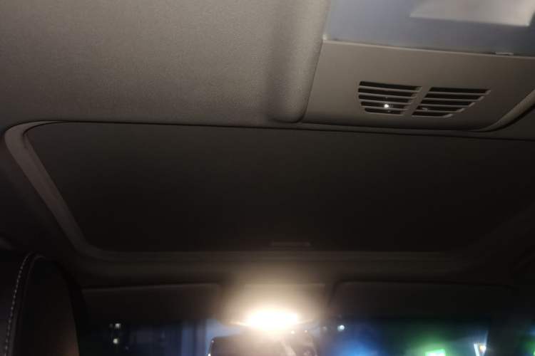 Used BMW 3 Series 2011 320i Sport Edition Headliner