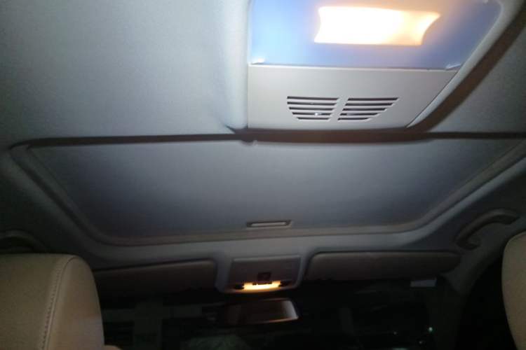 Used BMW 3 Series 2011 320i Sport Edition Headliner