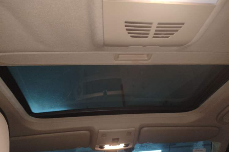 Used BMW 3 Series 2011 318i Leading Model Headliner