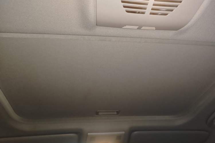 Used BMW 3 Series 2011 320i Sport Edition Headliner