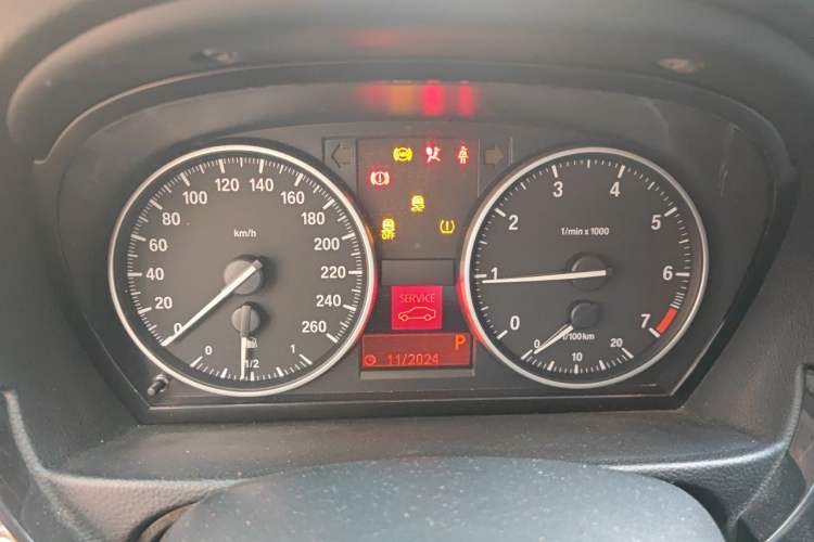 Used BMW 3 Series 2011 320i Sport Edition Instrument Cluster