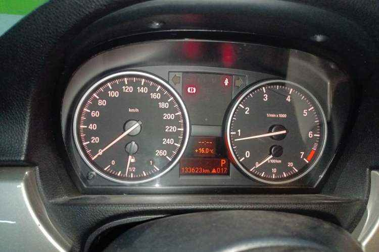 Used BMW 3 Series 2011 320i Luxury Edition Instrument Cluster