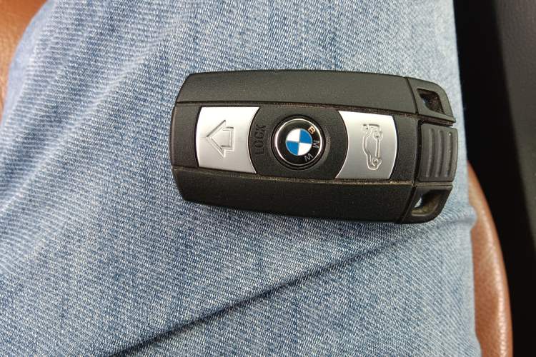 Used BMW 3 Series 2011 320i Convertible Coupe Interior 1