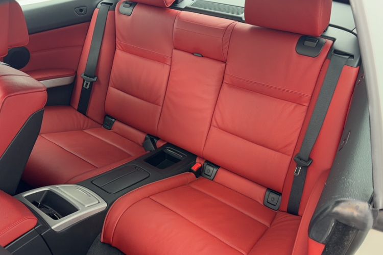 Used BMW 3 Series 2011 320i Convertible Coupe Interior 10