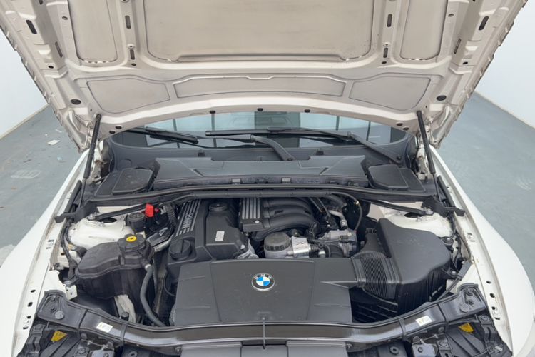 Used BMW 3 Series 2011 320i Convertible Coupe Interior 13